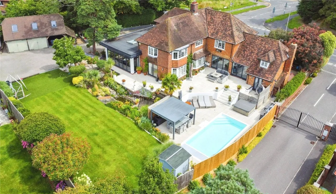 5 bed house for sale, New Lane, Hill, RG30