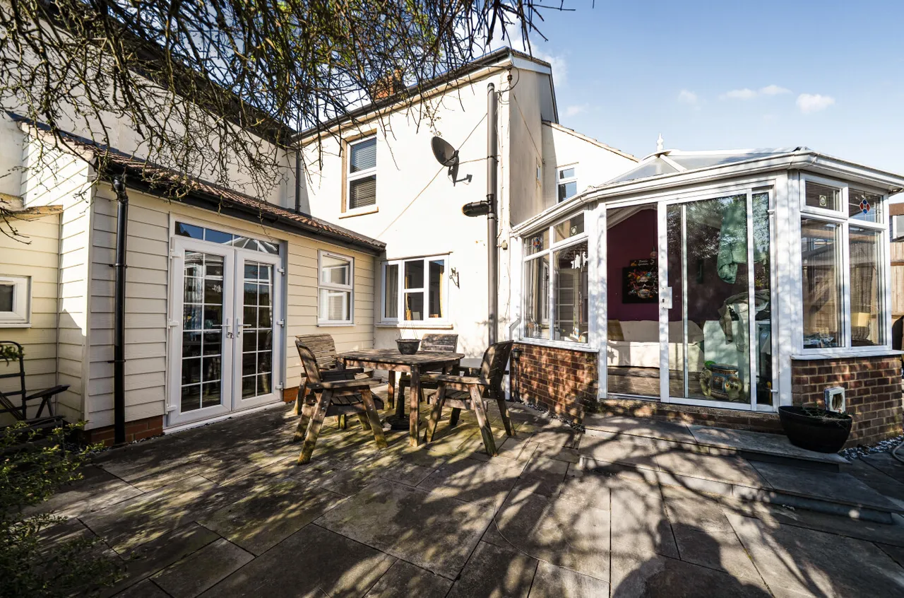Bedford Avenue, Frimley Green, Camberley, Surrey, GU16 6HS, photo 20