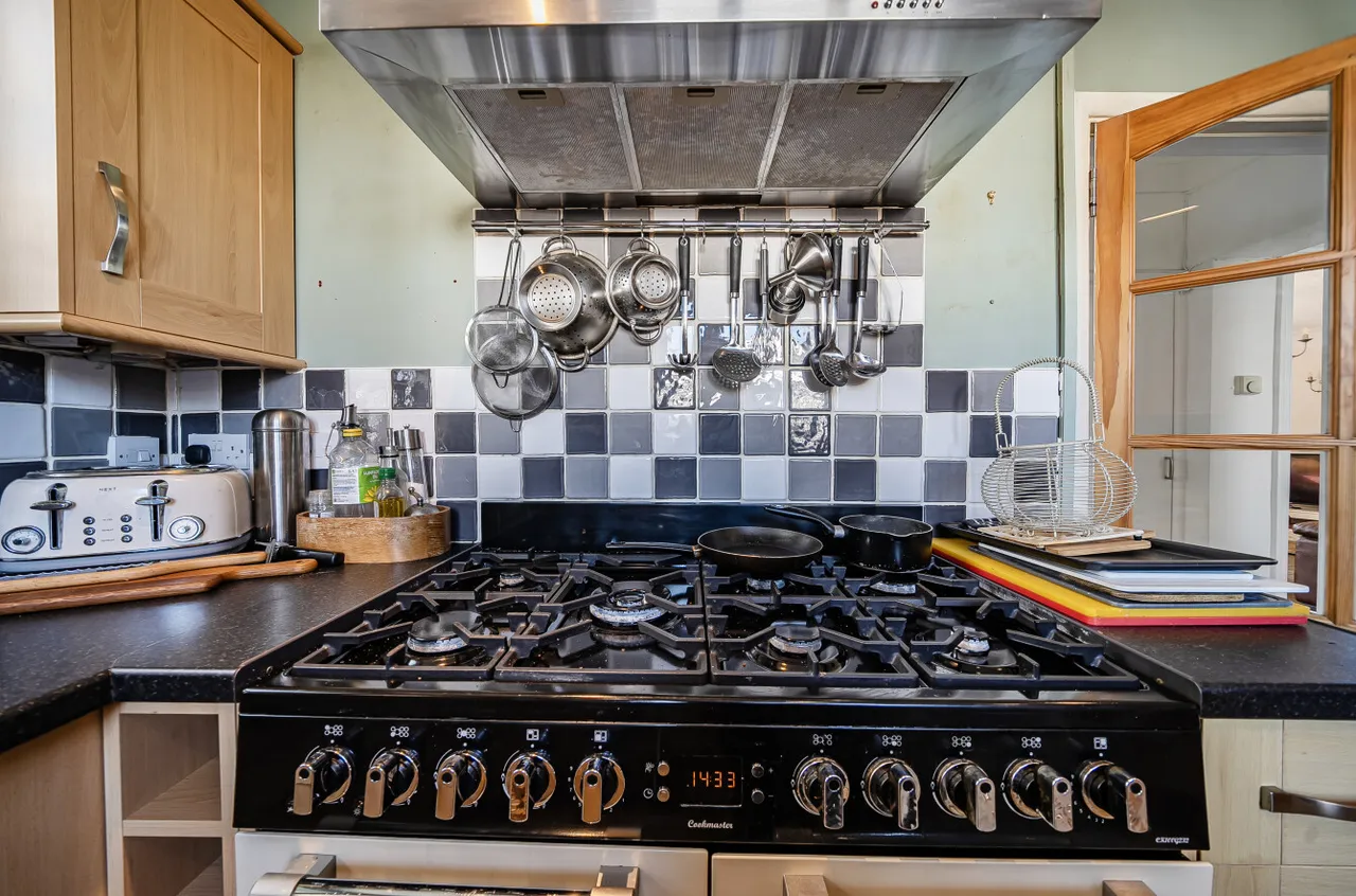 Bedford Avenue, Frimley Green, Camberley, Surrey, GU16 6HS, photo 21