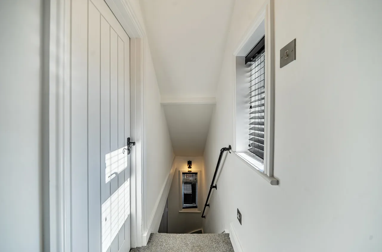 Bedford Avenue, Frimley Green, Camberley, Surrey, GU16 6HS, photo 13