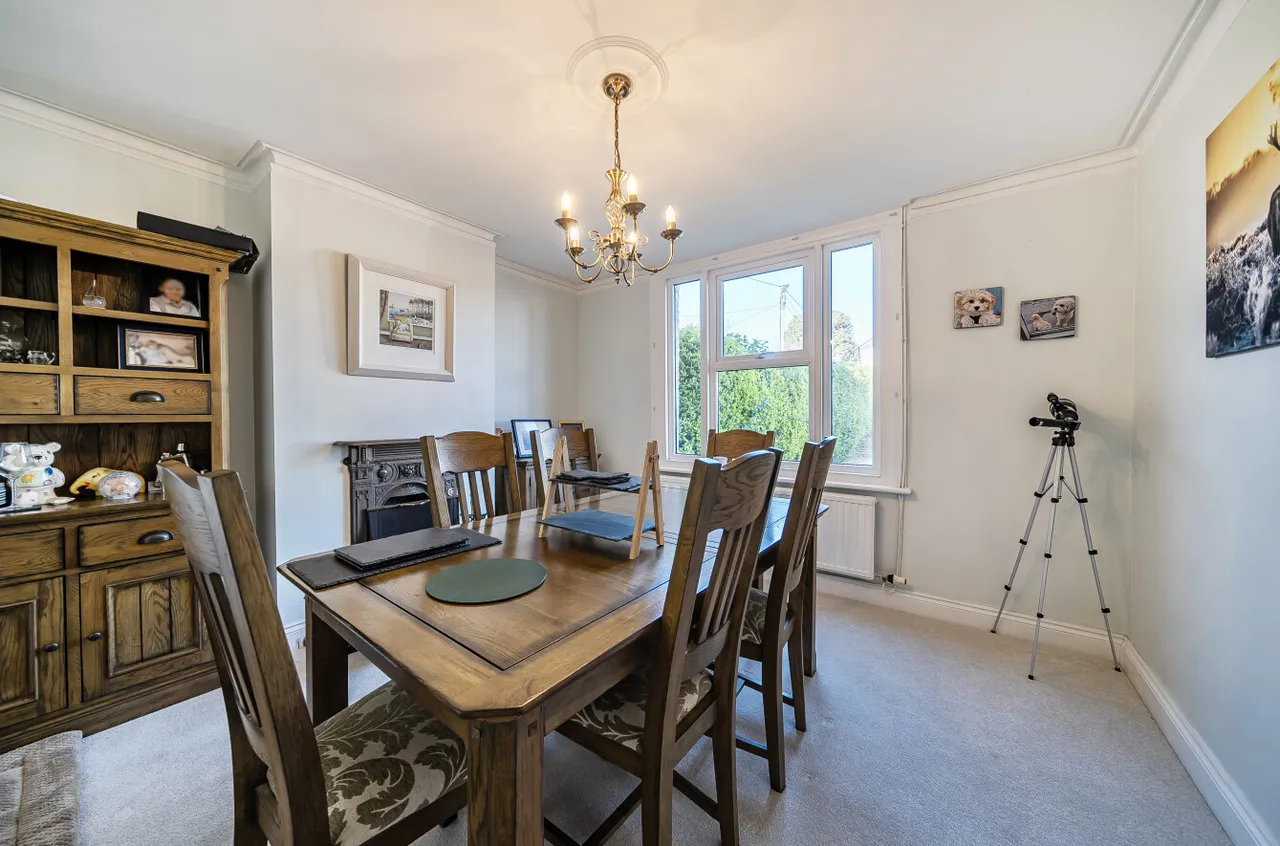 Bedford Avenue, Frimley Green, Camberley, Surrey, GU16 6HS, photo 3