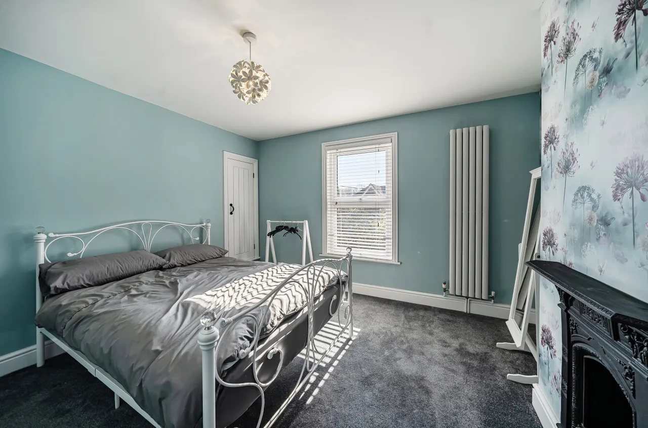 Bedford Avenue, Frimley Green, Camberley, Surrey, GU16 6HS, photo 8
