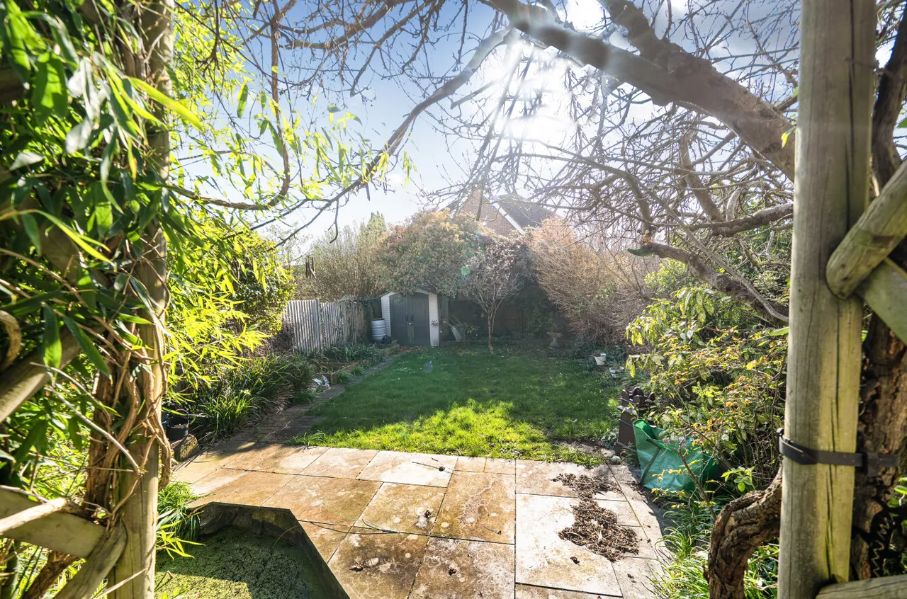 Bedford Avenue, Frimley Green, Camberley, Surrey, GU16 6HS, photo 19