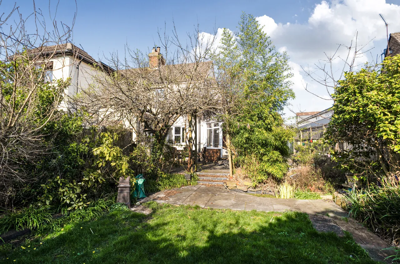 Bedford Avenue, Frimley Green, Camberley, Surrey, GU16 6HS, photo 18