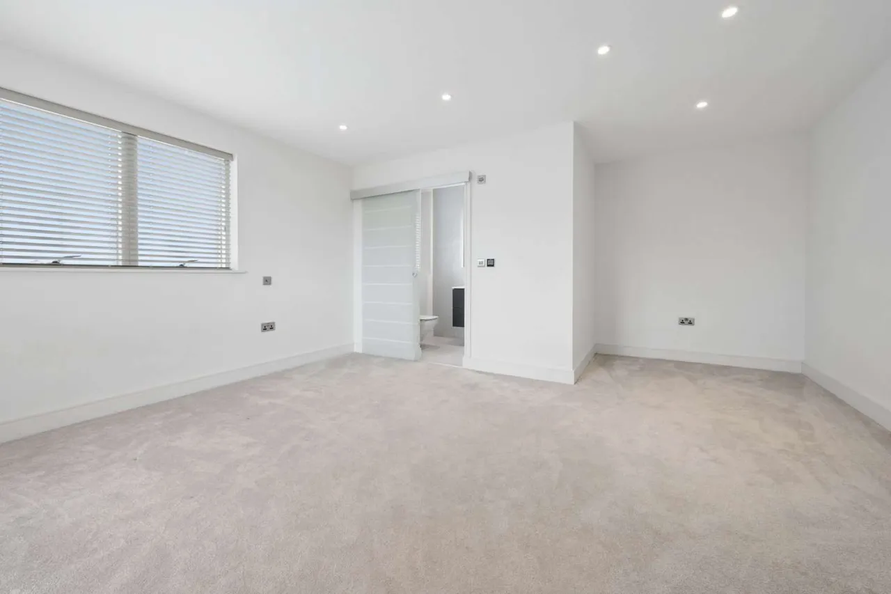 Blueberry Road, Bowdon, WA14, photo 18