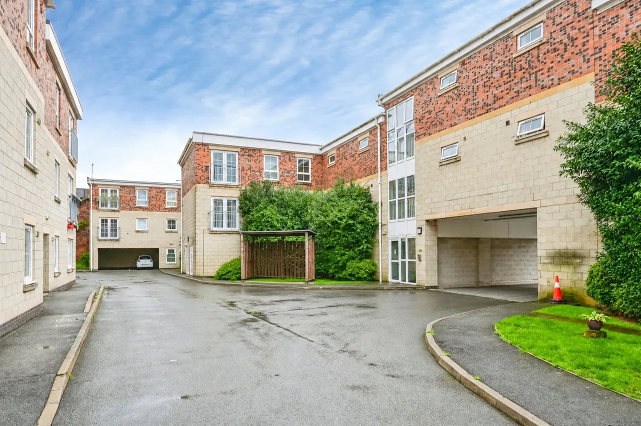 2 bed flat for sale — Kaber Court, LIVERPOOL