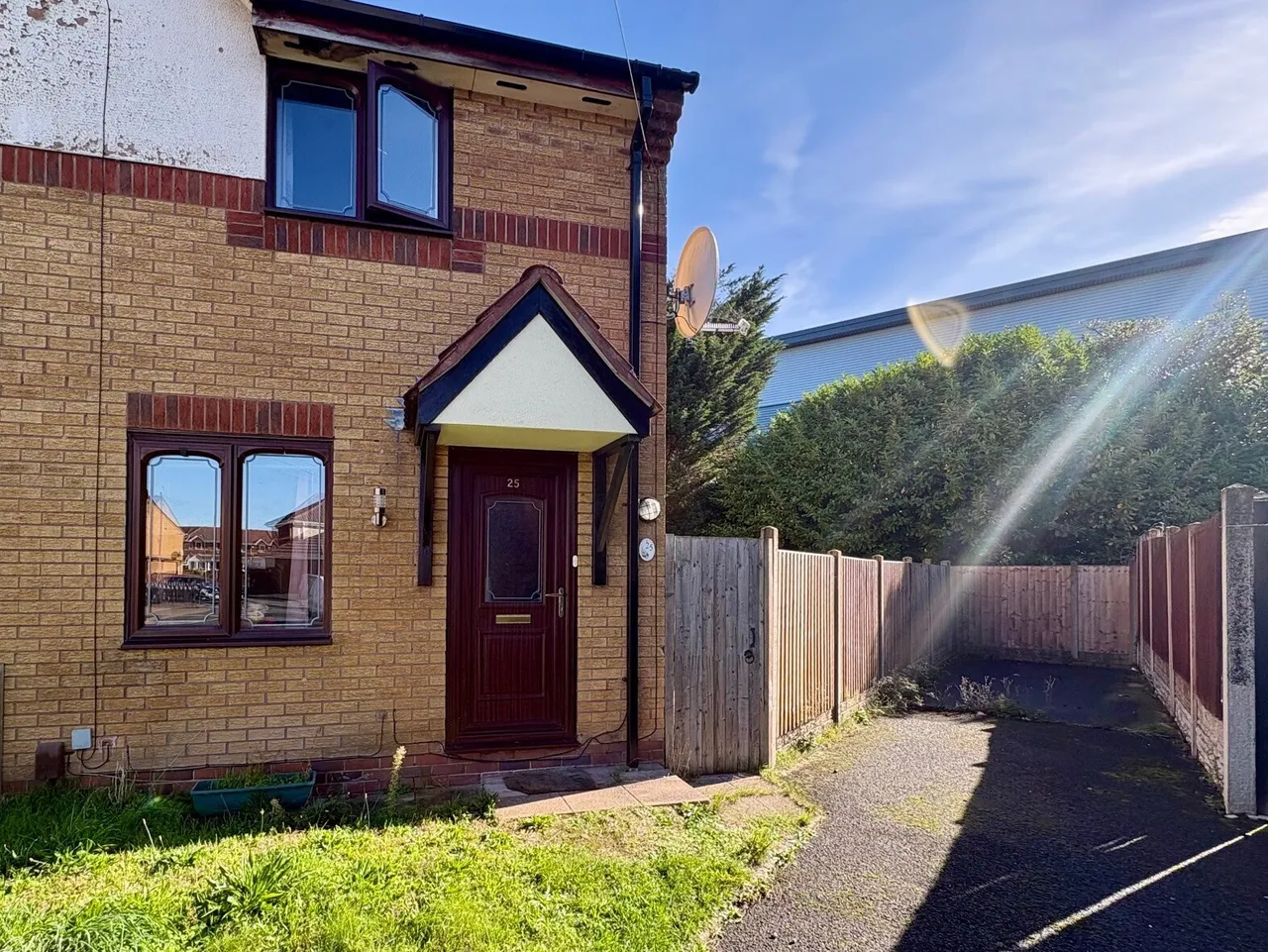 2 bed property to rent, Haines Close, Tipton, DY4
