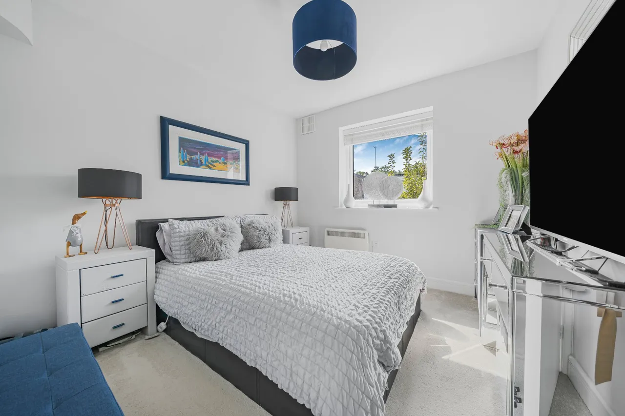 High Point, Weybridge, KT13, photo 9