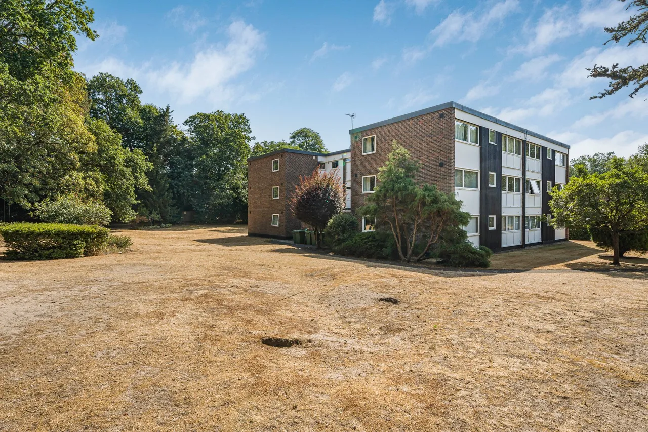 High Point, Weybridge, KT13, photo 4