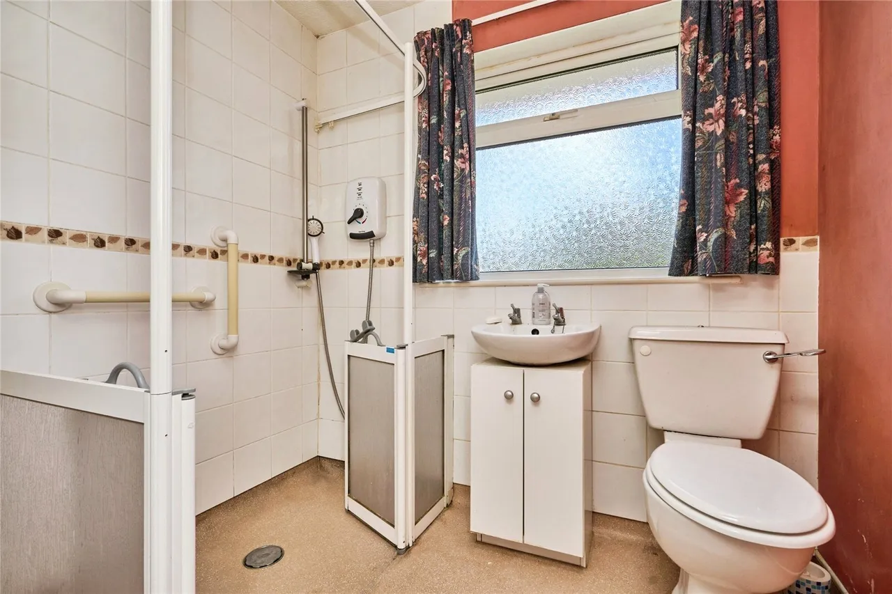 Marina Avenue, Ryde, PO33, photo 11