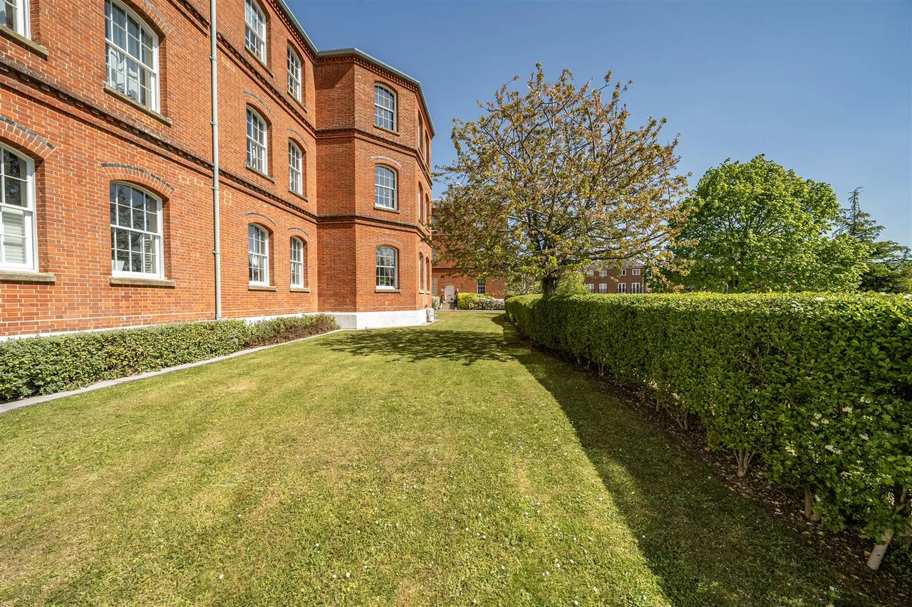 Boundary Walk, Knowle, Fareham, photo 6