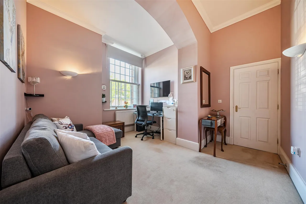 Boundary Walk, Knowle, Fareham, photo 13