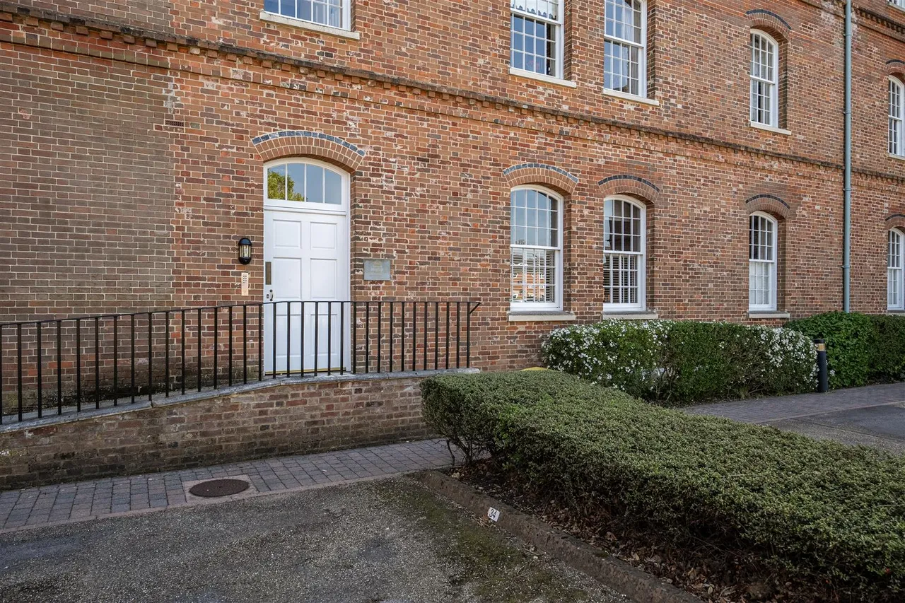 Boundary Walk, Knowle, Fareham, photo 5