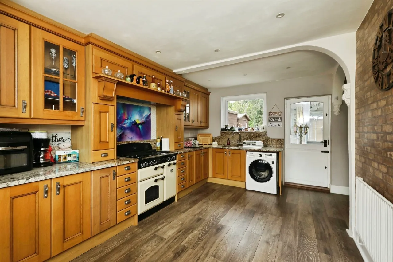 Mansfield Crescent, Armthorpe, Doncaster, photo 3