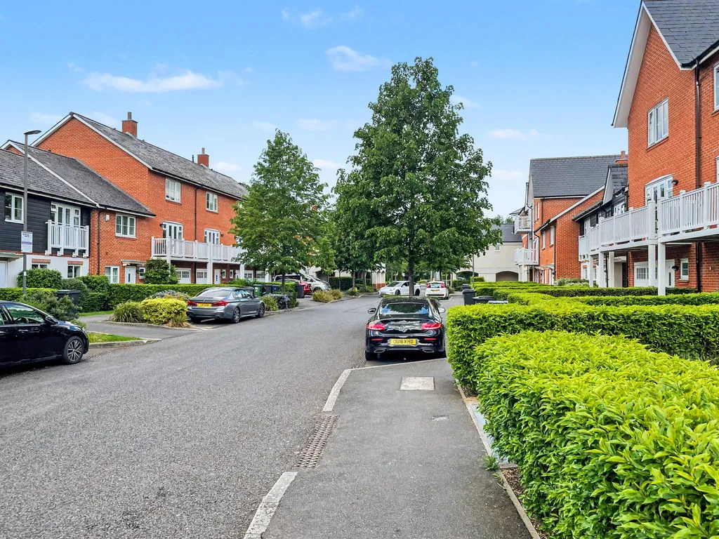 Chequers Avenue, High Wycombe HP11 1GP, photo 15