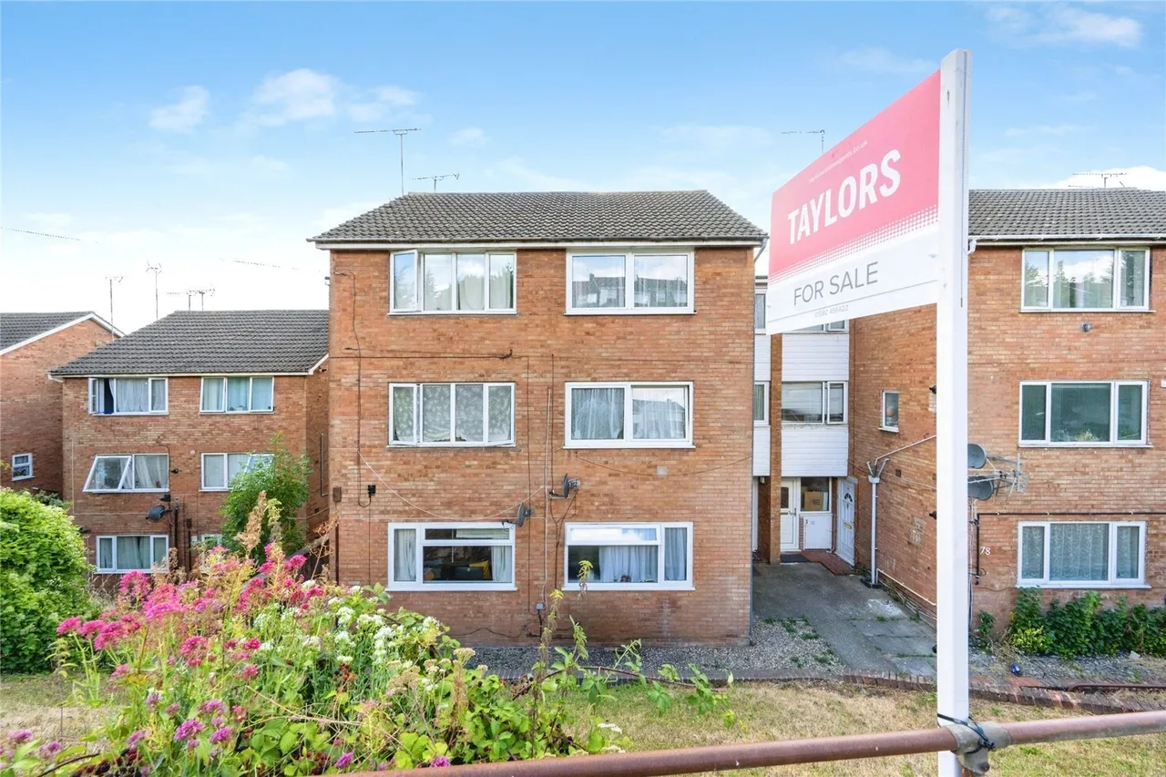 2 bed flat for sale — Brendon Avenue, Luton, Bedfordshire, LU2