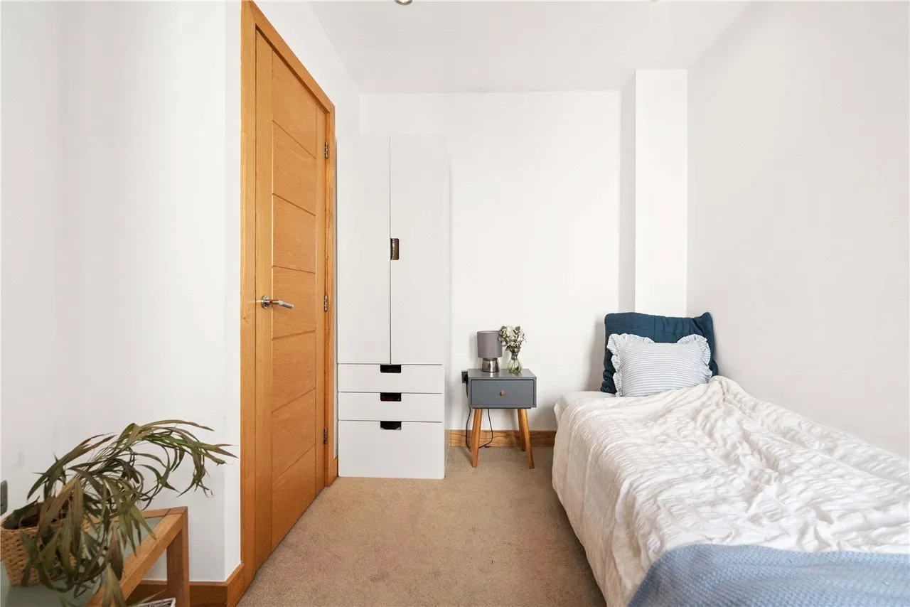 Crown Road, St Margarets, TW1, photo 9
