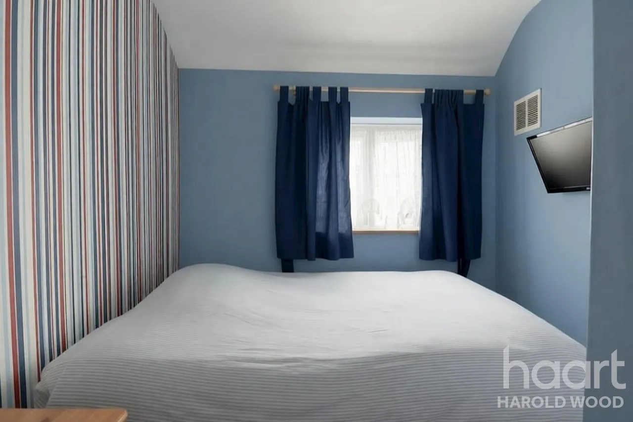 Wickford Drive, Harold Hill, RM3, photo 15