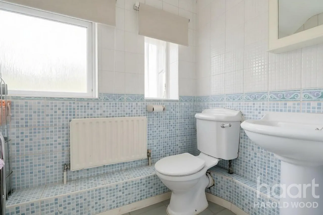 Wickford Drive, Harold Hill, RM3, photo 17