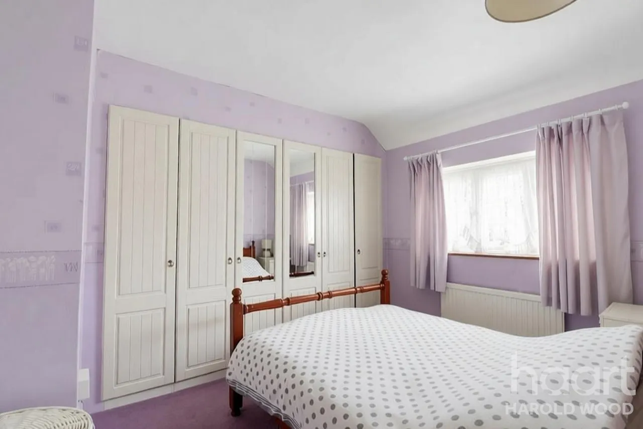 Wickford Drive, Harold Hill, RM3, photo 13