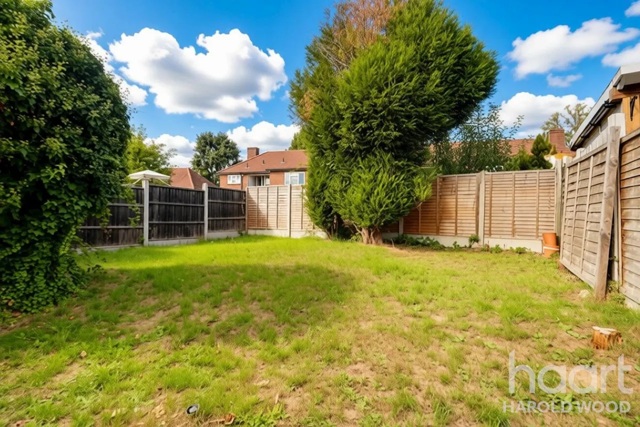 Wickford Drive, Harold Hill, RM3, photo 19