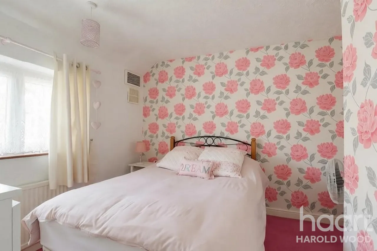 Wickford Drive, Harold Hill, RM3, photo 11