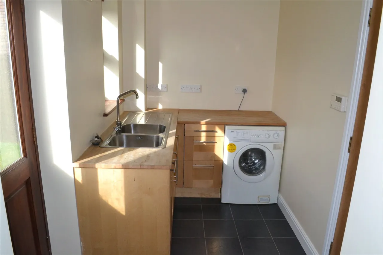 Bryndu Road, Llanidloes, photo 5