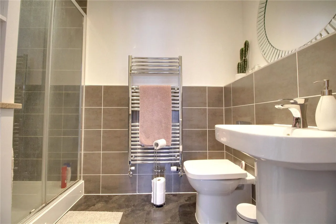 Montgomery Avenue, Wellesley, Aldershot, Hampshire, GU11 4AY, photo 5