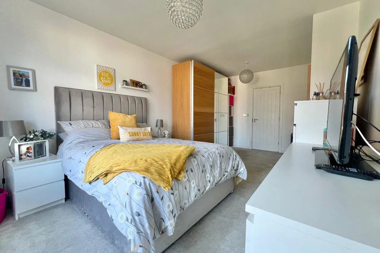 Montgomery Avenue, Wellesley, Aldershot, Hampshire, GU11 4AY, photo 11