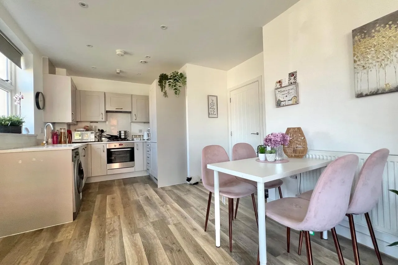 Montgomery Avenue, Wellesley, Aldershot, Hampshire, GU11 4AY, photo 10