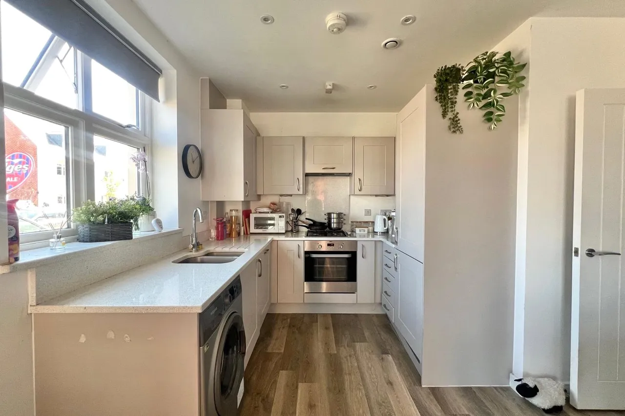 Montgomery Avenue, Wellesley, Aldershot, Hampshire, GU11 4AY, photo 6