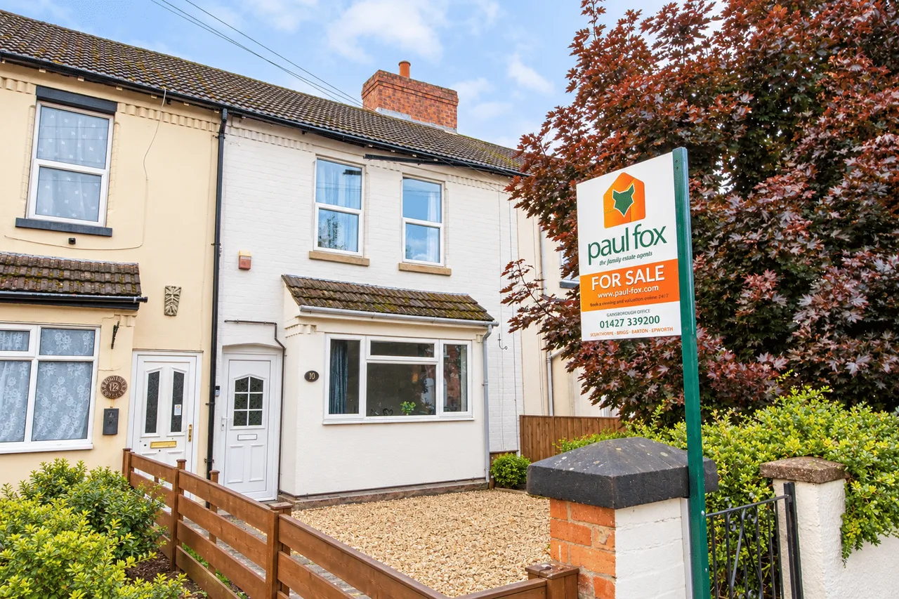2 bed house for sale, North Street, Morton, DN21
