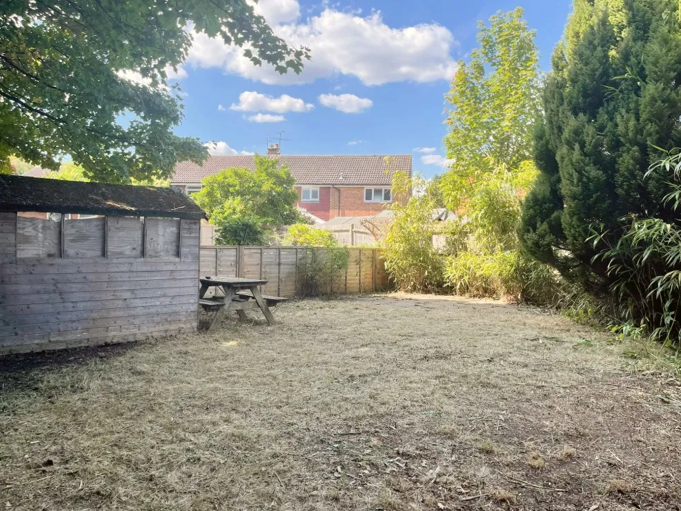 Mytchett Road, Mytchett, photo 6