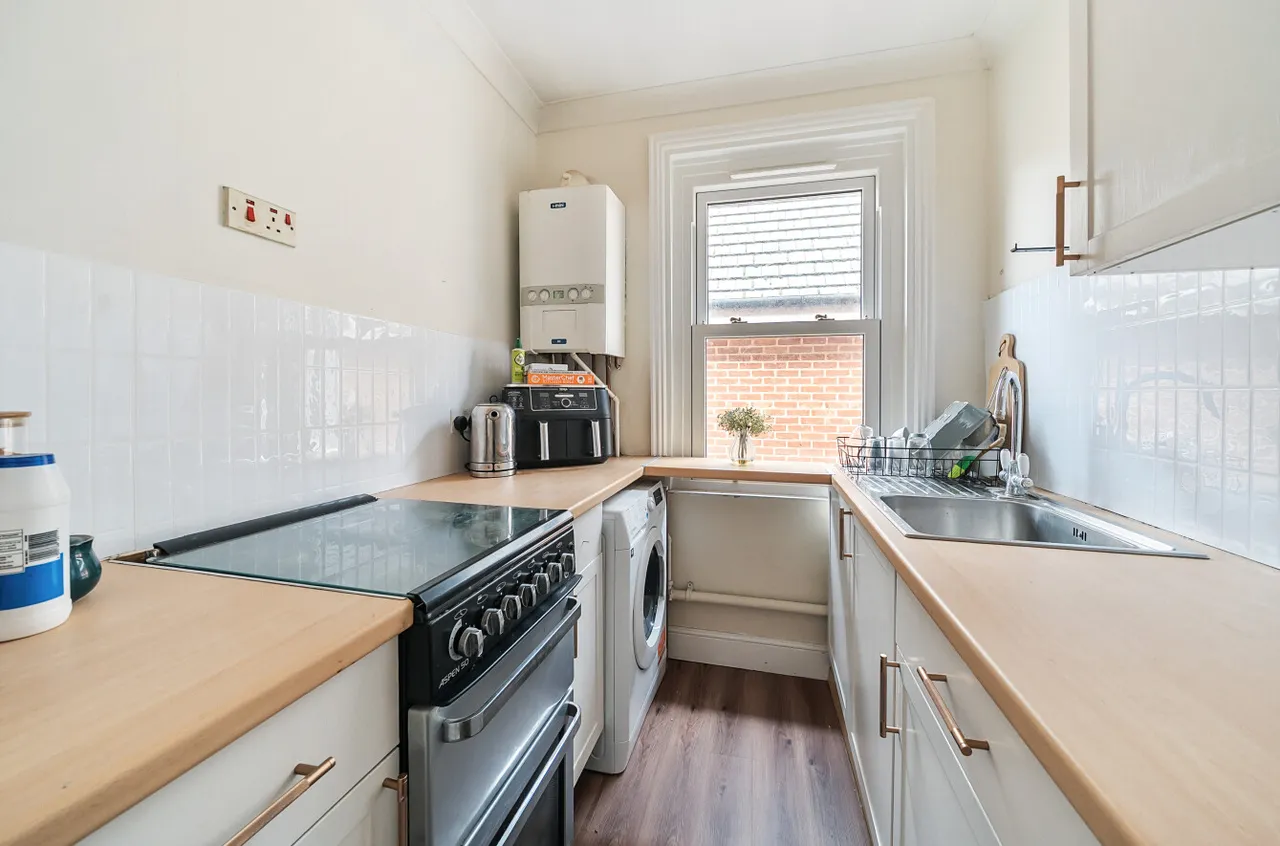 Mytchett Road, Mytchett, photo 4