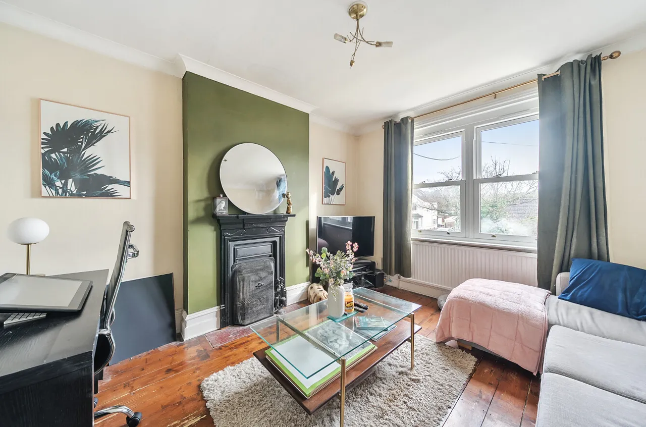 1 bed flat for sale — Mytchett Road, Mytchett