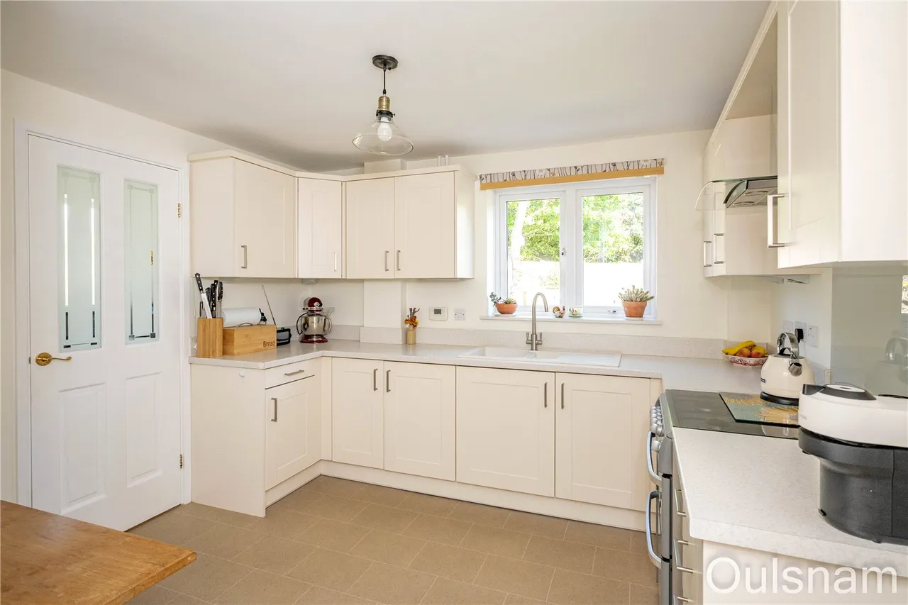 Fircroft Close, Stoke Heath, Bromsgrove, Worcestershire, B60 4NQ, photo 4