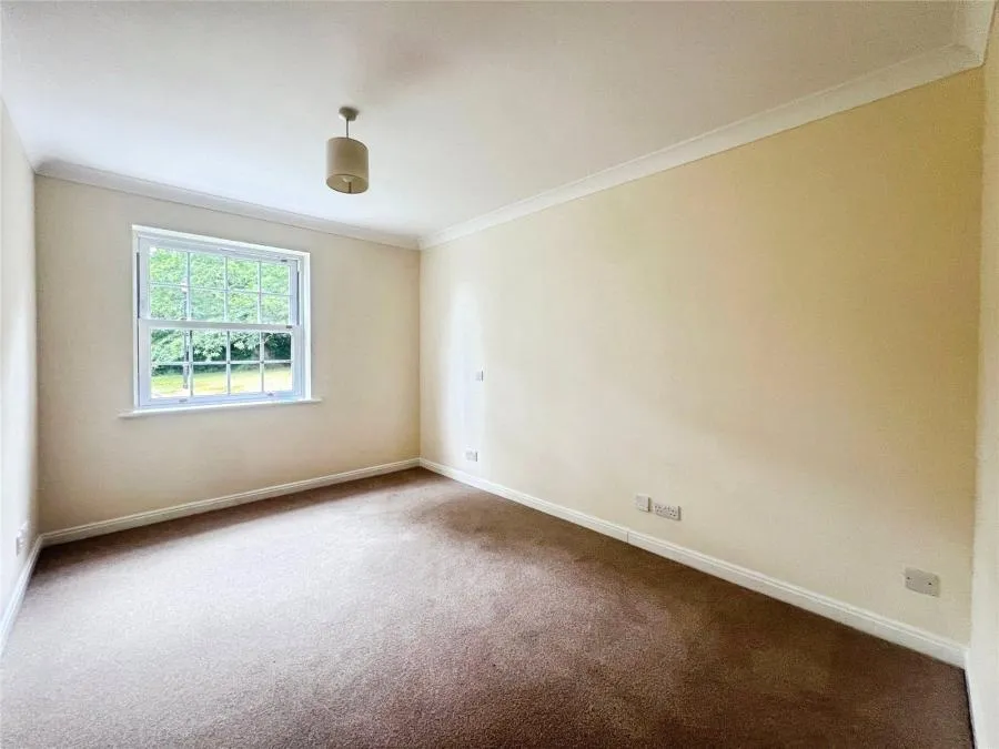 Montague Close, Wokingham, RG40, photo 8