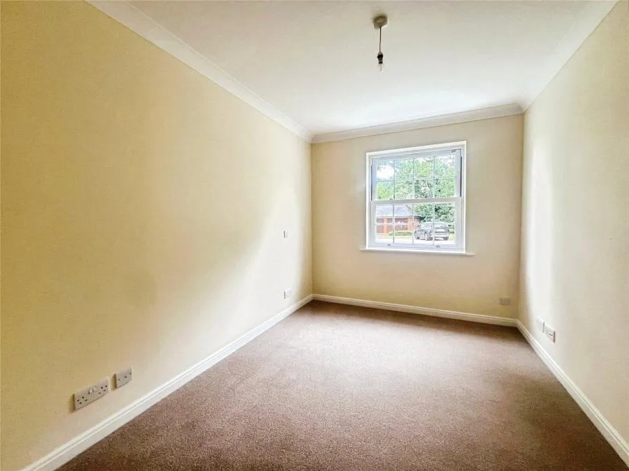 Montague Close, Wokingham, RG40, photo 6