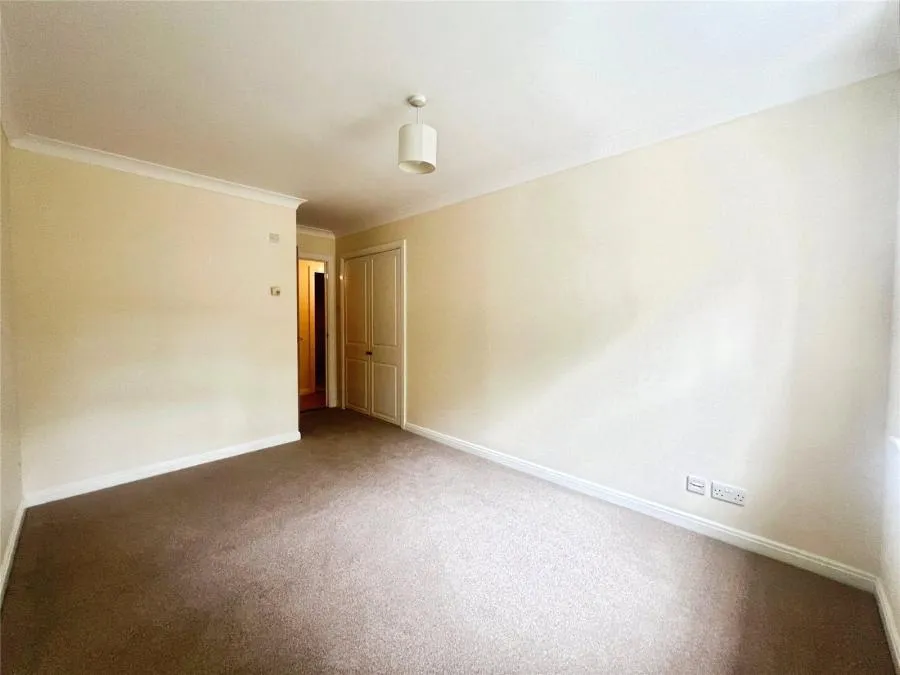 Montague Close, Wokingham, RG40, photo 9