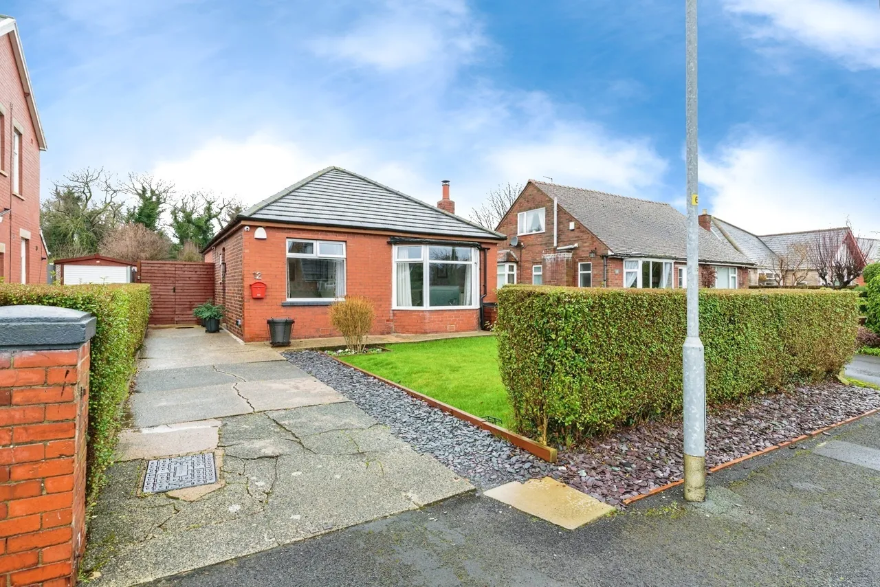 2 bed house for sale, Robins Lane, Poulton-Le-Fylde, FY6