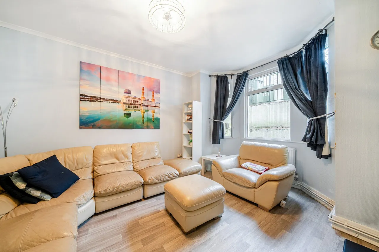 Griffin Road, SE18, photo 2