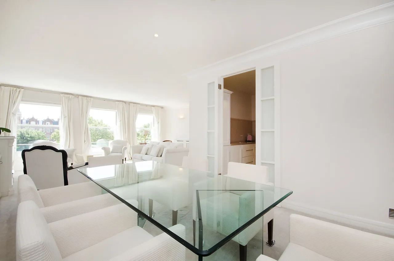28 Matiere Place, 35-37 Earls Court Square, London, photo 6