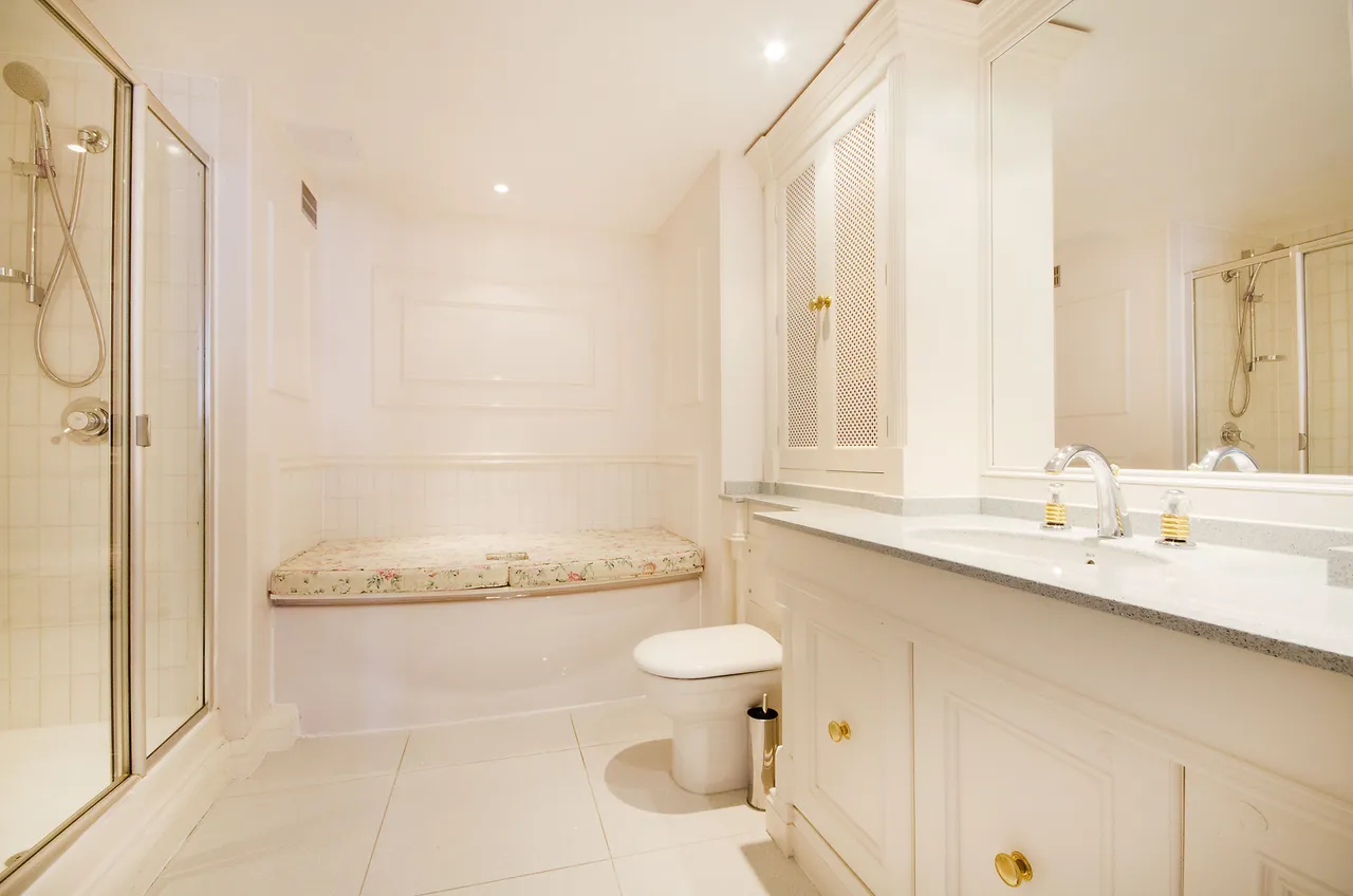 28 Matiere Place, 35-37 Earls Court Square, London, photo 11