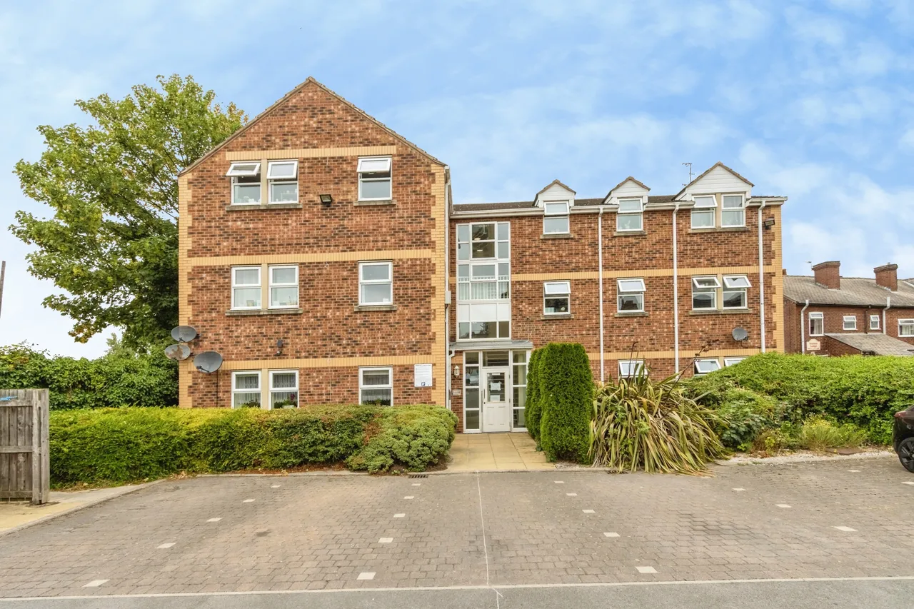 2 bed flat for sale, Talbot Street, Normanton, WF6