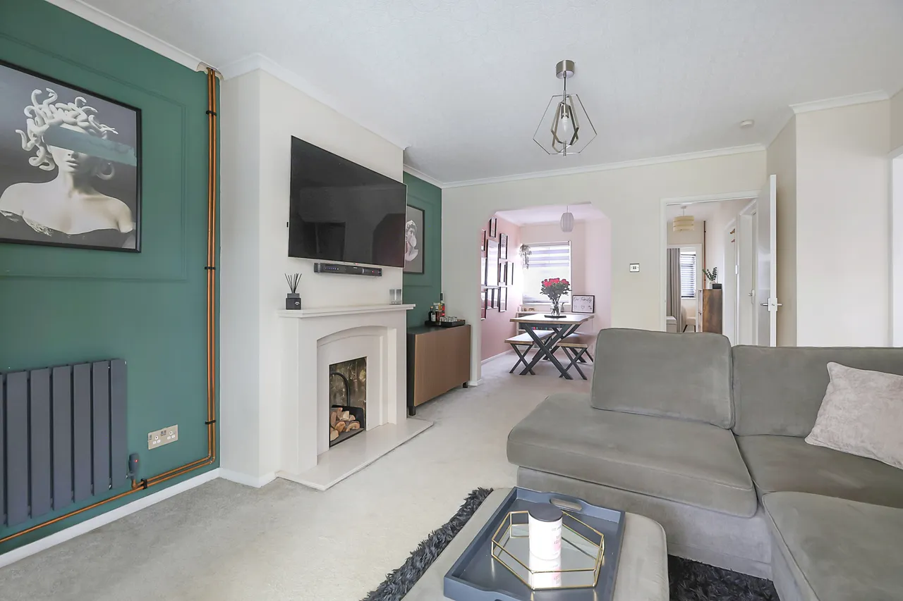Smallmead, Horley, RH6, photo 2