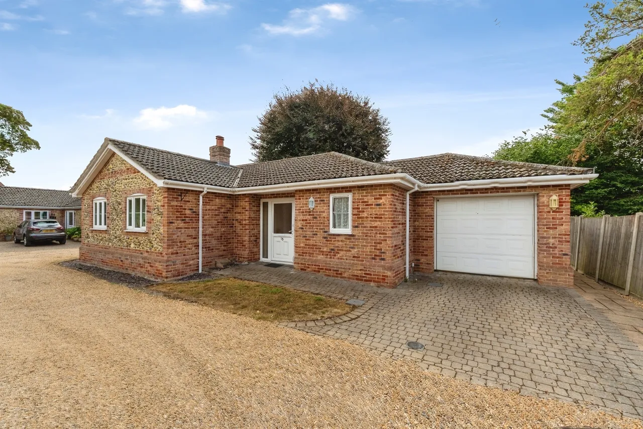 3 bed house for sale — Holm Oak Gardens, Swaffham