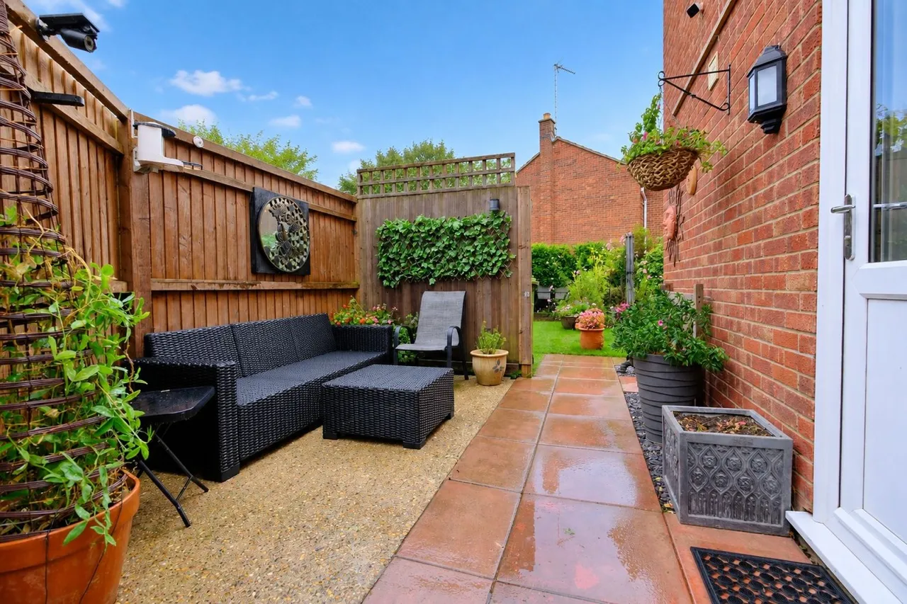 Gloucester Road, Sawtry, PE28, photo 10