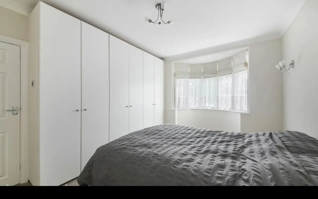 Pams Way, Epsom, KT19, photo 7