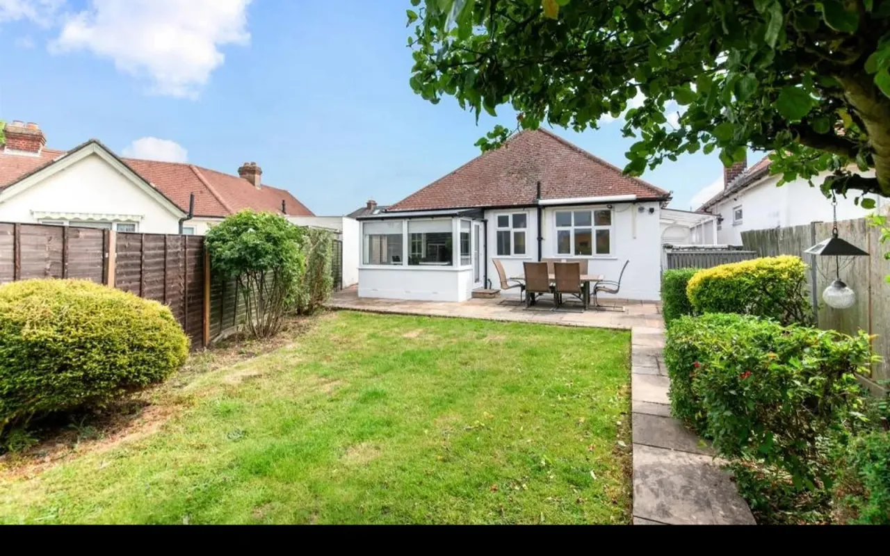 Pams Way, Epsom, KT19, photo 10