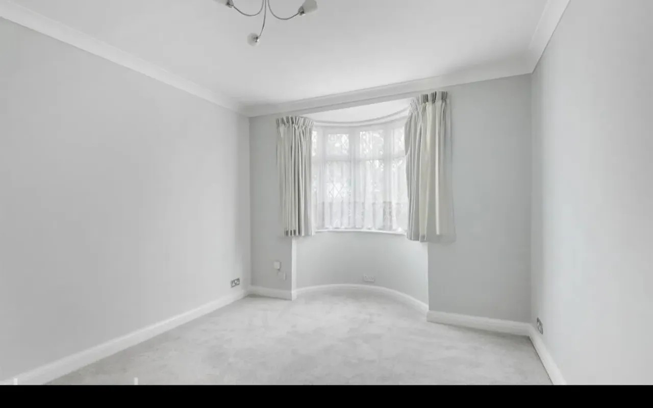 Pams Way, Epsom, KT19, photo 3
